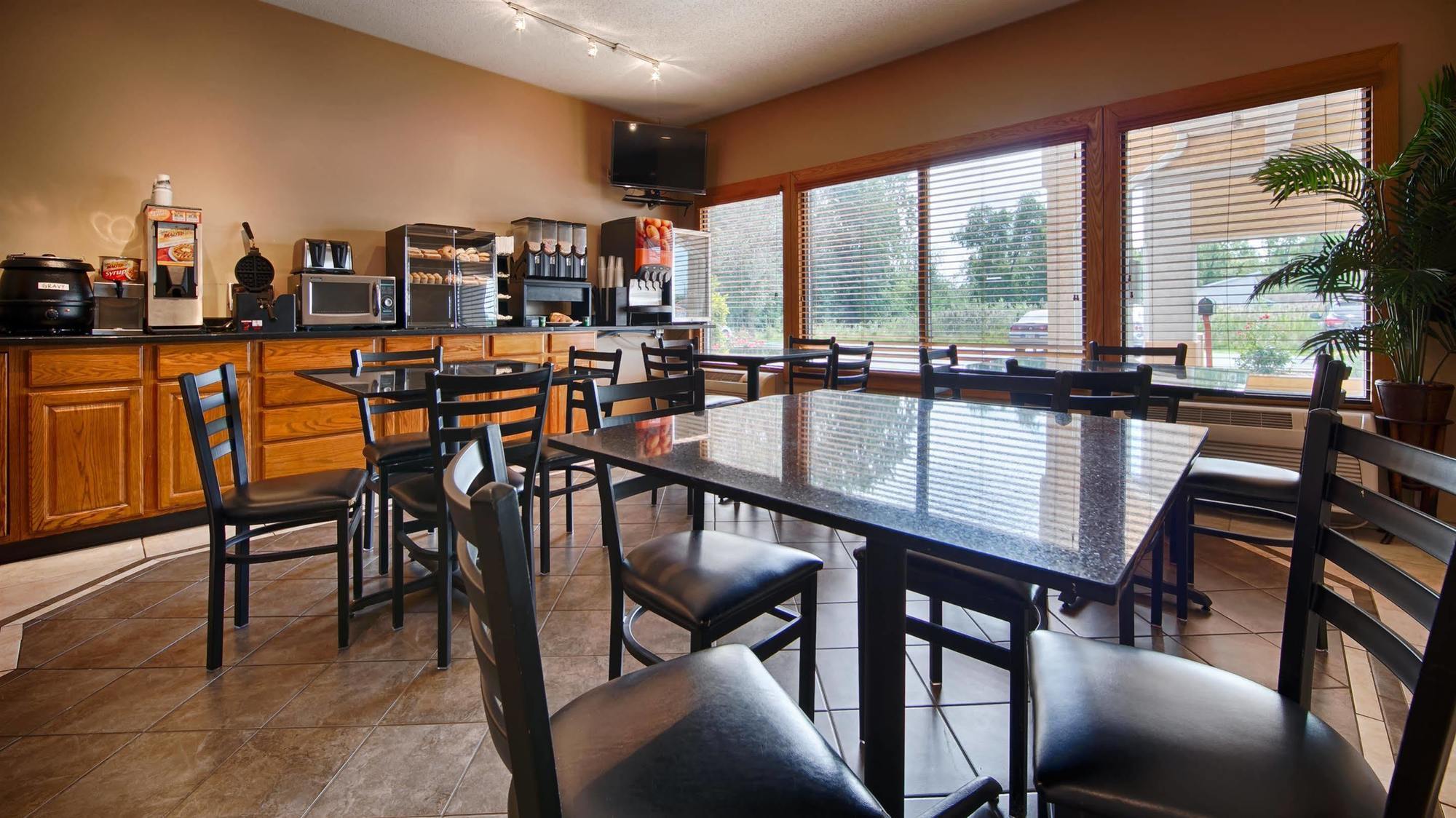 Best Western Crossroads Inn Schererville Esterno foto